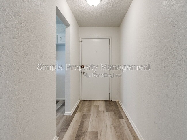 Photo - 14222 NE 4th St