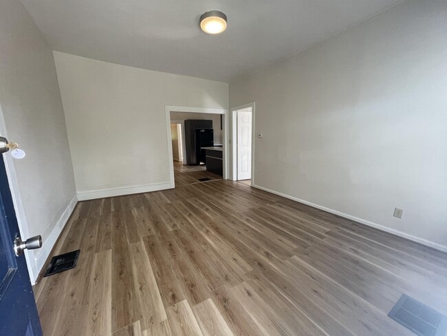 Photo - 217 E 10th St