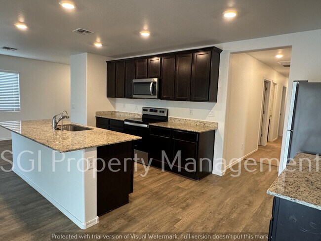 Photo - 465 W Black Hawk Pl