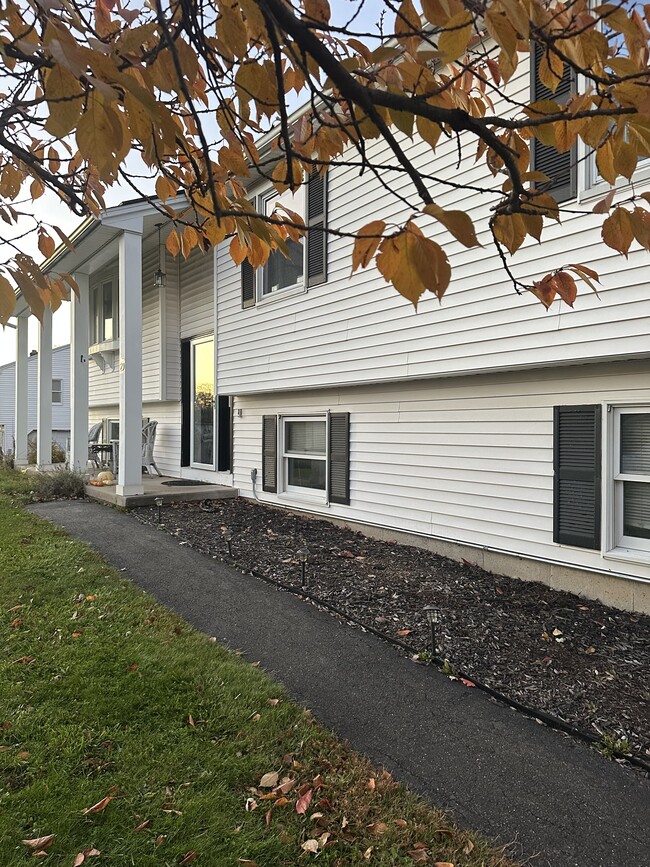 Photo - 29 Montano Rd