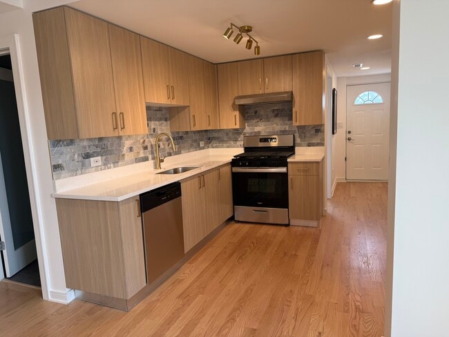 Photo - 1628 W Cermak Rd Unit Penthouse suit