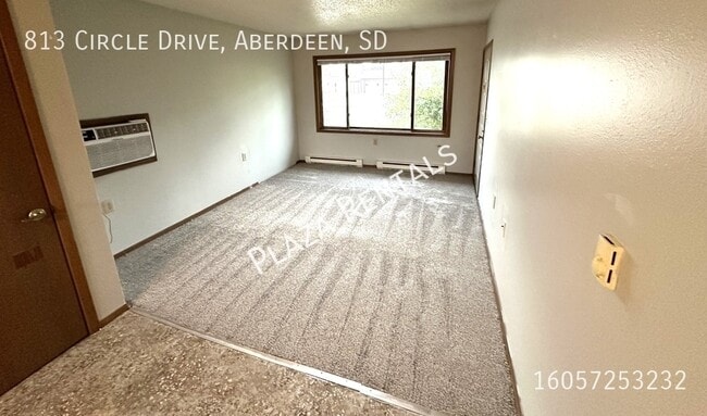 Photo - 608 W 3rd St