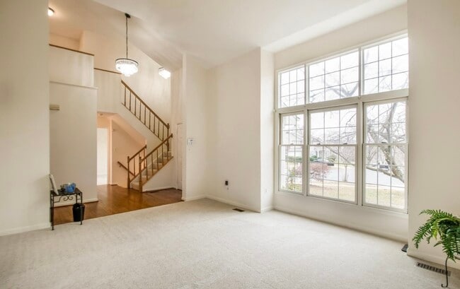 Photo - 4100 Ulster Rd