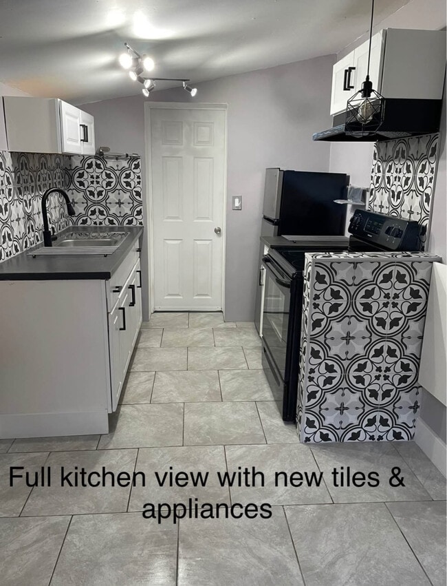Photo - 2214 N 28th Ave Unit Small Apartment for rent