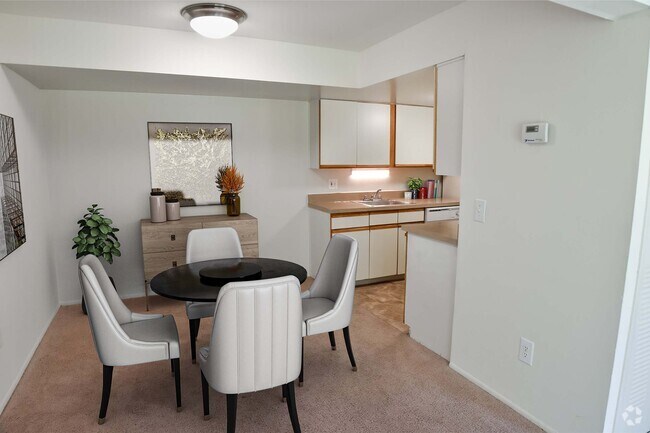 Dining Area - Glencoe Hills Rental