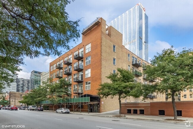 Building Photo - 417 S Jefferson St Unit 104B Rental