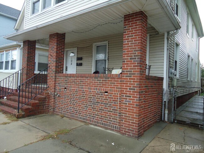 108 David St