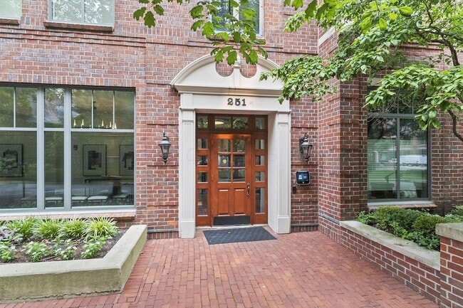 Photo - 251 Daniel Burnham Square Unit 701