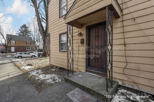 Photo - 97 N Waverly St