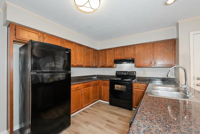 Photo - 2481 Meadowglen Trail