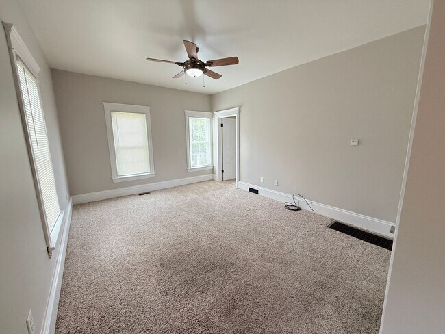 Photo - 315 W Trail St Unit Apt #3
