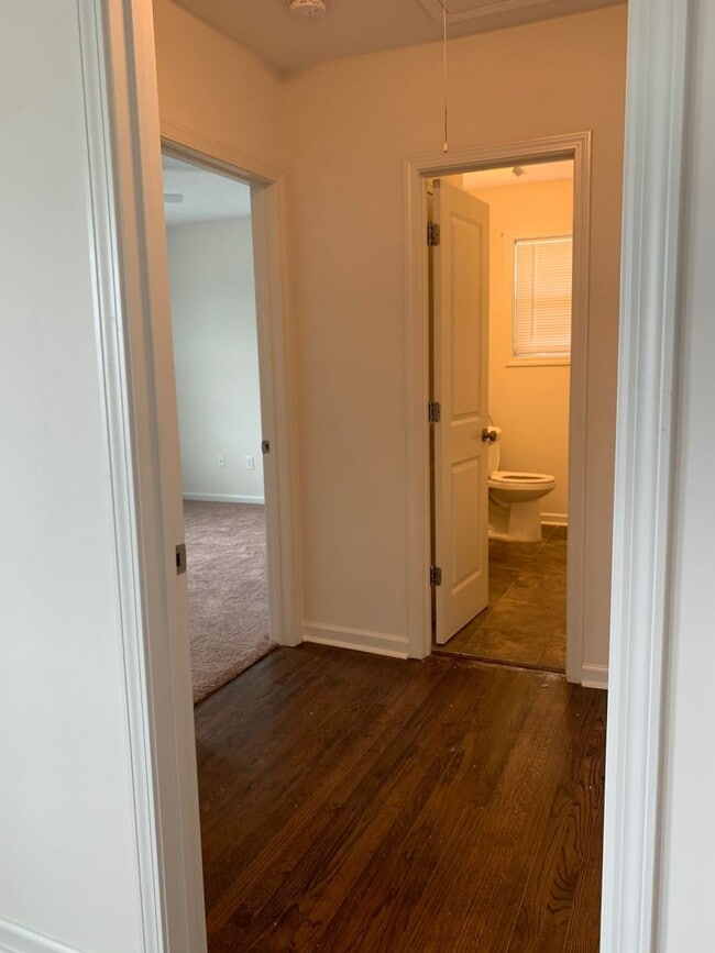 Photo - 727 23rd Ave E