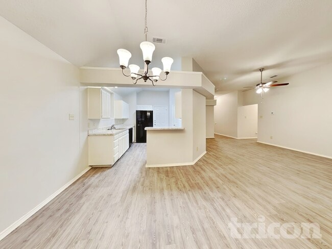 Photo - 2851 Linden Ln
