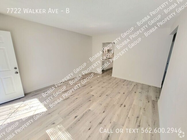 Building Photo - ****STUNNING 2BEDROOM | 1 BATH APARTMENT W... Unit B