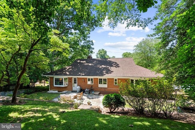 Building Photo - 5201 Brookeway Dr