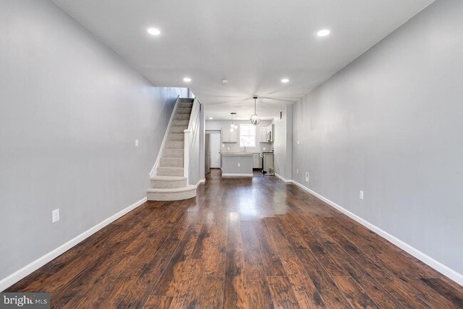 Photo - 1539 Abbotston St