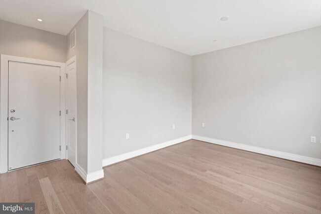 Photo - 203 Montgomery St