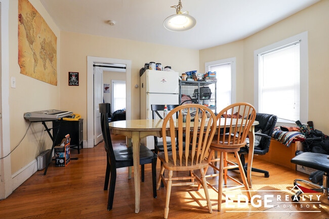 Photo - 207 Parsons St Unit 1