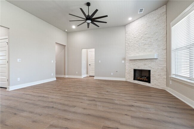 Photo - 7006 SW Orange Ave