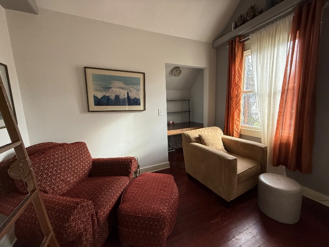 Photo - 2003 N Willamette Blvd