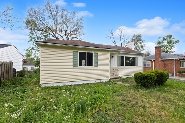 Photo - Charming 3-Bed Ranch with Detached Garage – Prime Upper Arlington/Columbus Area!
