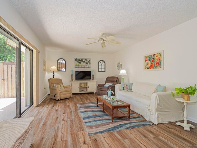Photo - 340 S Waverly Pl
