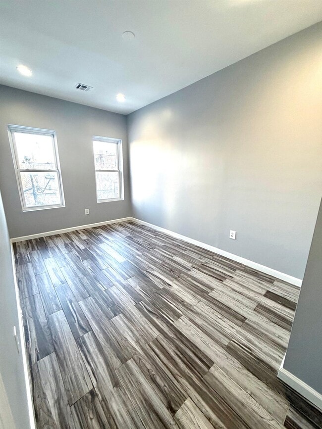 Photo - 644 Newark Ave Unit 4