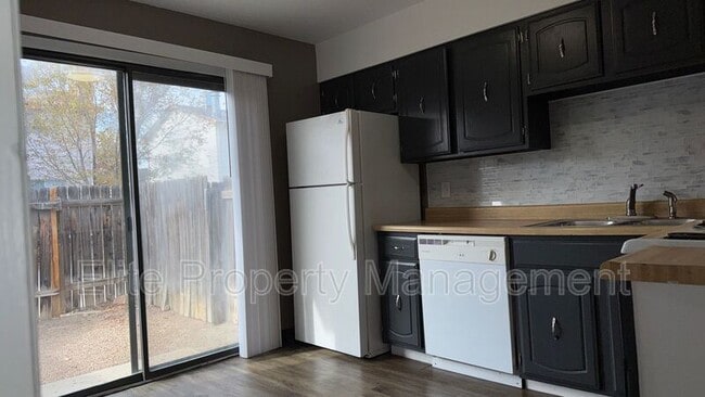 Photo - 25 Royal Crest Dr Unit D