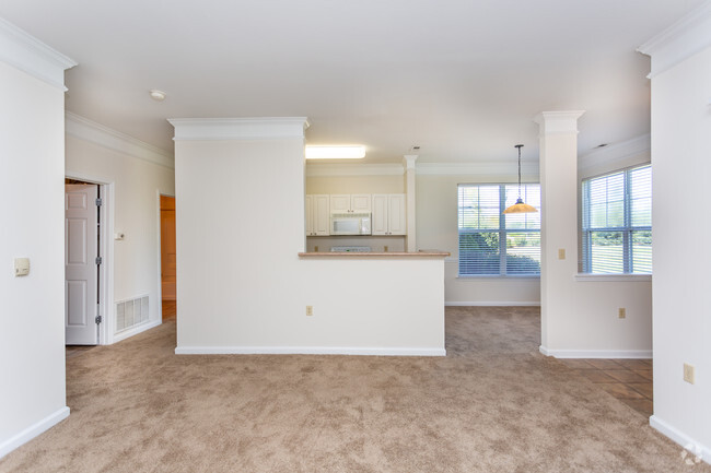 2BR, 2BA - Neville - 1075 SF - The Marlowe Apartments