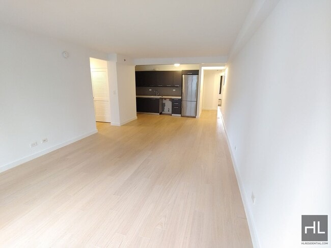 Photo - East 39th Street Unidad 17F