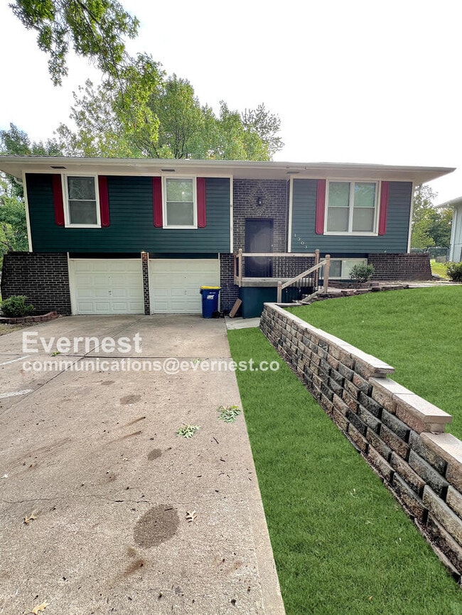 Building Photo - 1303 Michele Dr Rental