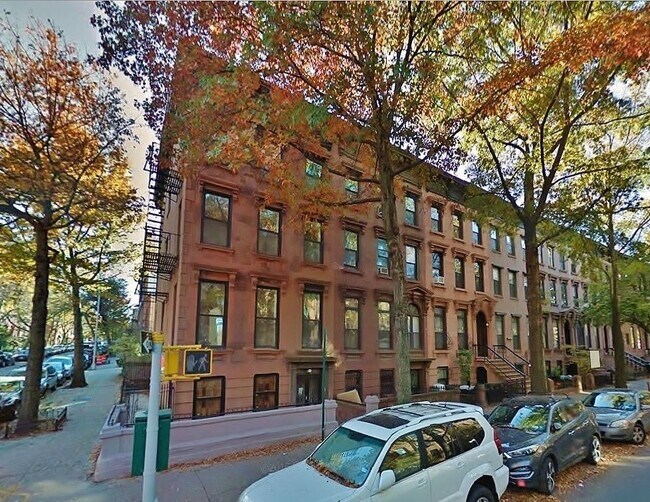 Live and work in a tree shaded corner brownstone in historic Park Slope. - 135 6th Avenue Townhome