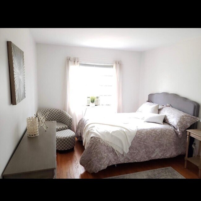 Photo - 160 Waterman St