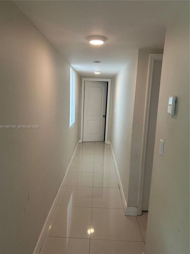 Photo - 1560 NE 129th St