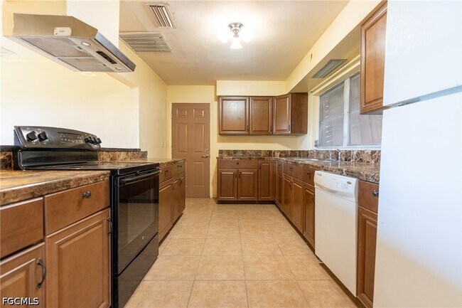 Photo - 235 SE 45th St