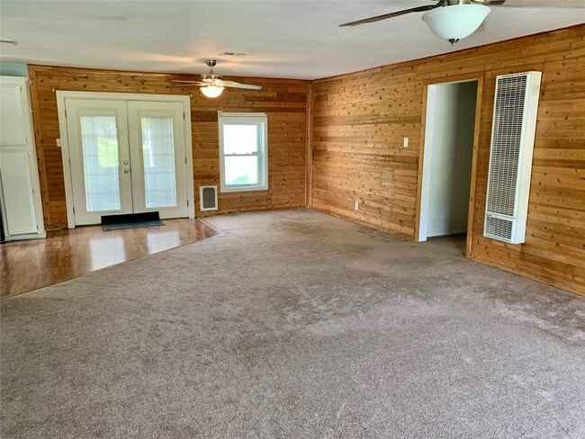 Photo - 306 Cres View St