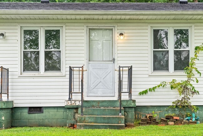 Photo - 1953 Batts Ln