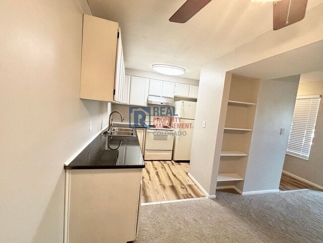 Photo - 5300 Cherry Creek S Dr