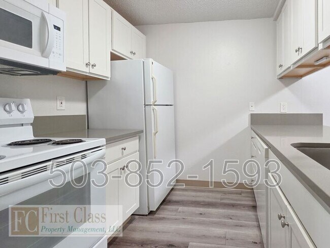 Photo - 3648 SW Beaverton Hillsdale Hwy Unit 13