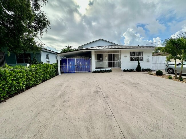 Building Photo - 3525 SW 92nd Ave Rental