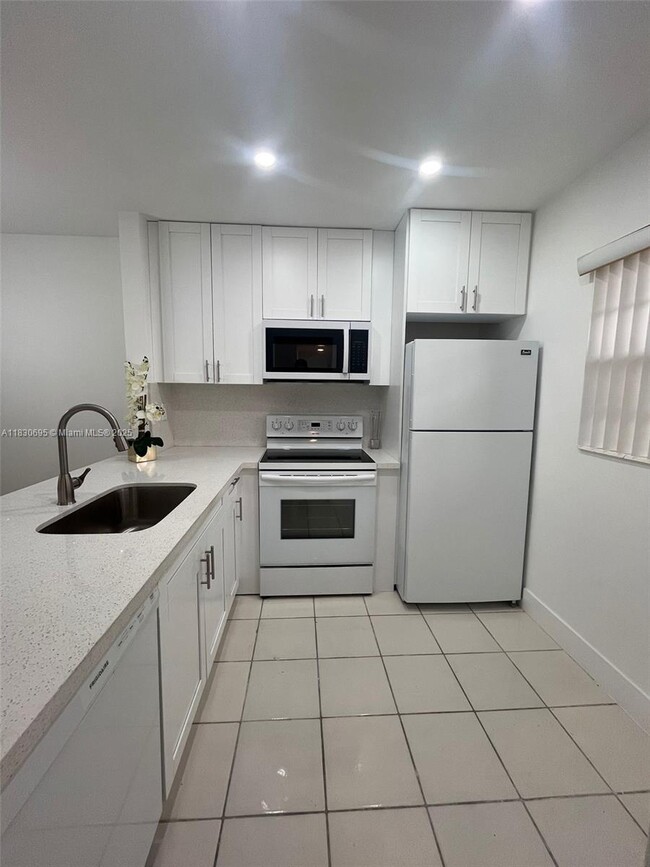 Photo - 5111 W Oakland Park Blvd Unidad J108