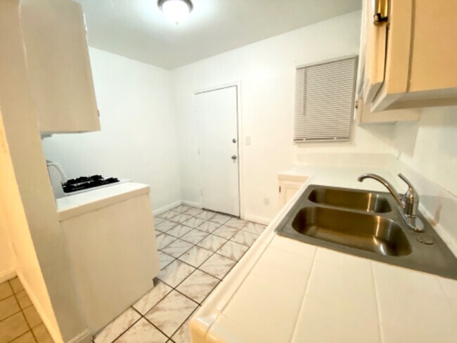 Photo - 444 E 91st St