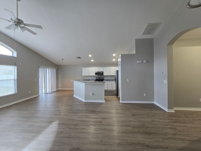 Photo - New Listing in Land O'Lakes