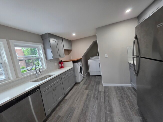 Photo - 16 Long Ave Unit 3