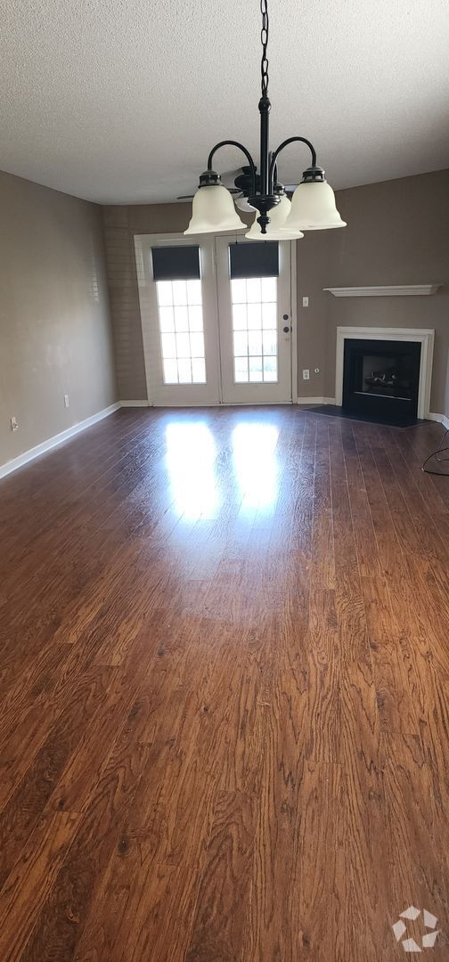 Building Photo - Cute 2 Bedroom 2 Bath Patio Home Twin Eagl...