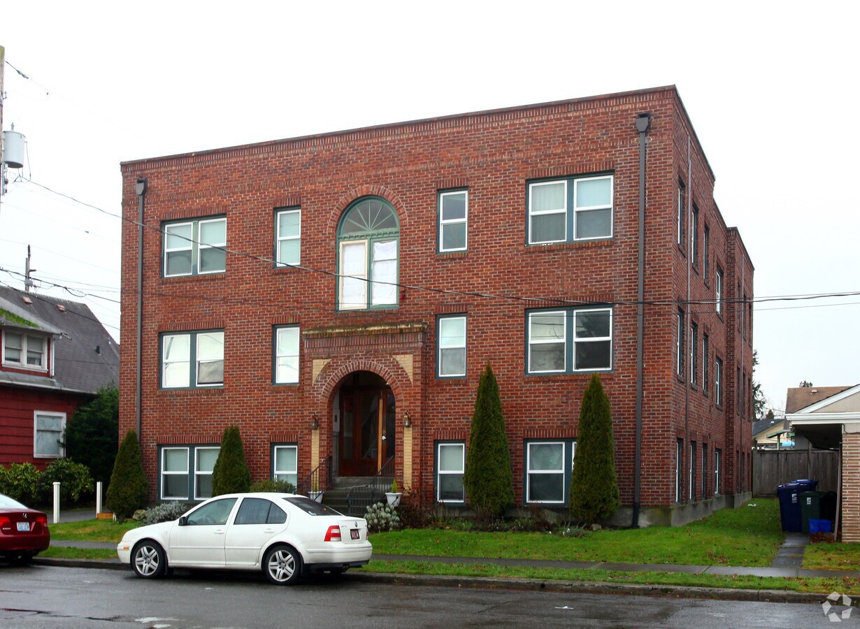Photo - Lincoln Apartments