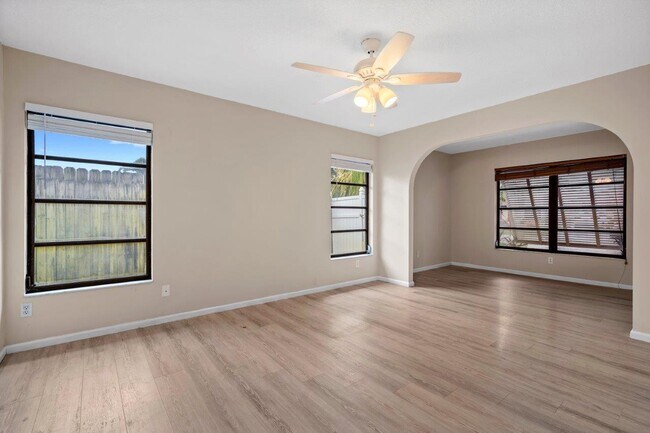 Photo - 11894 Butternut St