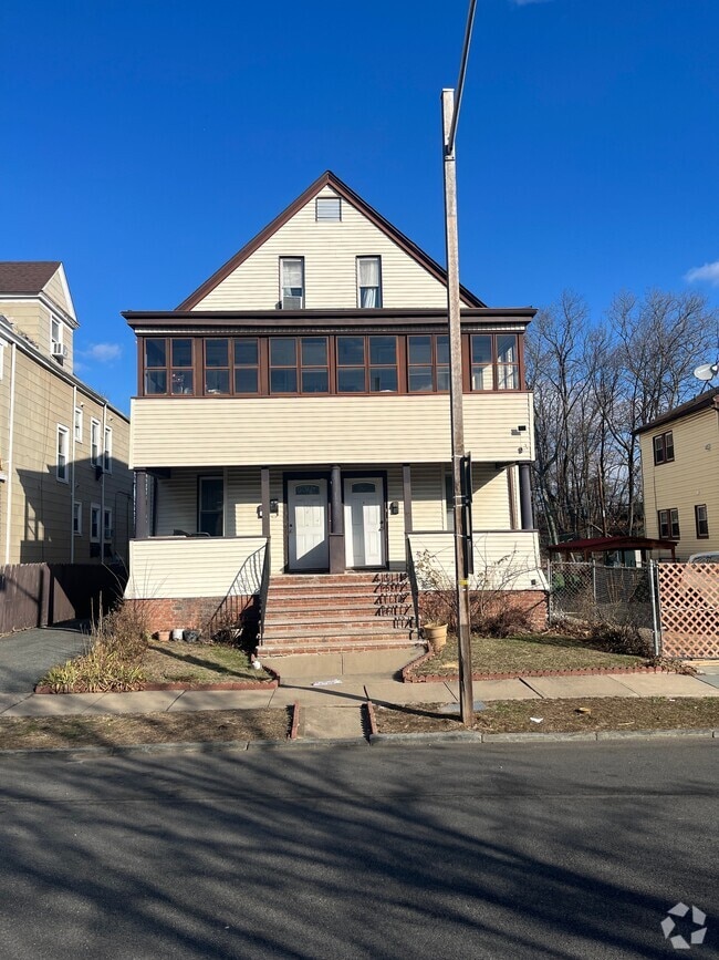 Building Photo - 42 Marcy Ave Rental