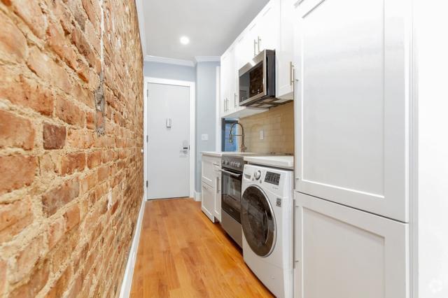 Building Photo - 3 bedroom in NEW YORK NY 10128 Unit 8 Rental