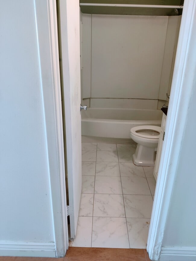 Photo - 2501 Riverside Dr Unidad The Tower Club